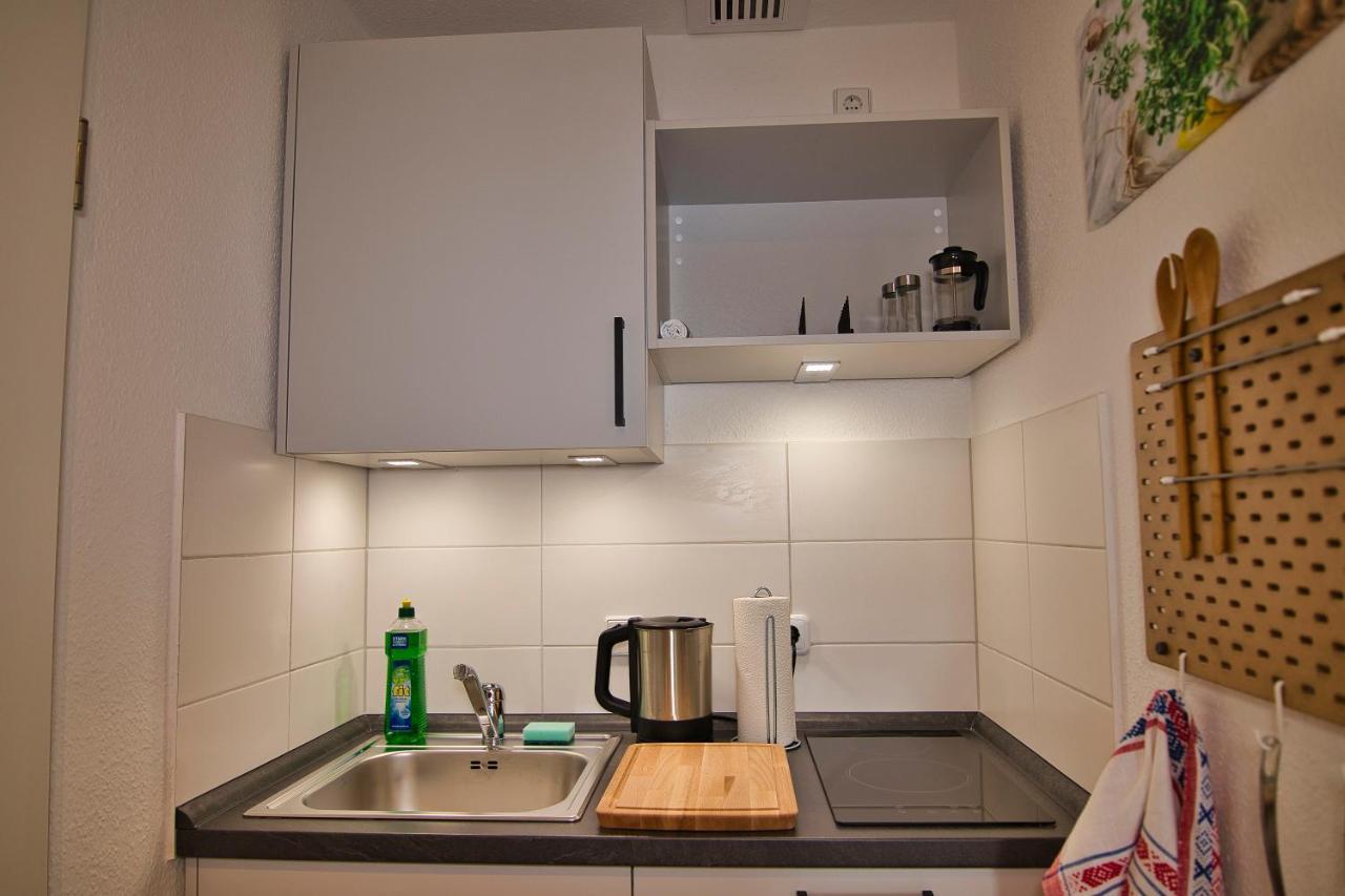 Rr - Tiny - Parking - Kitchen - Wifi Apartment